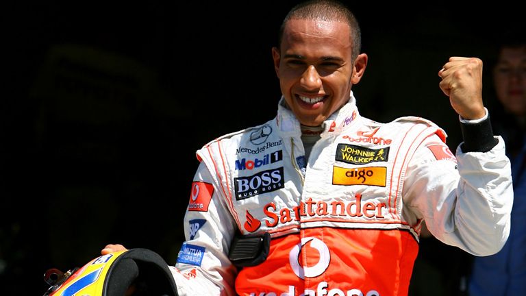 Lewis Hamilton hajvonala megritkult